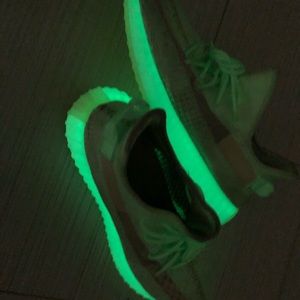 Yeezy 350 V2 boost Glow Size 14